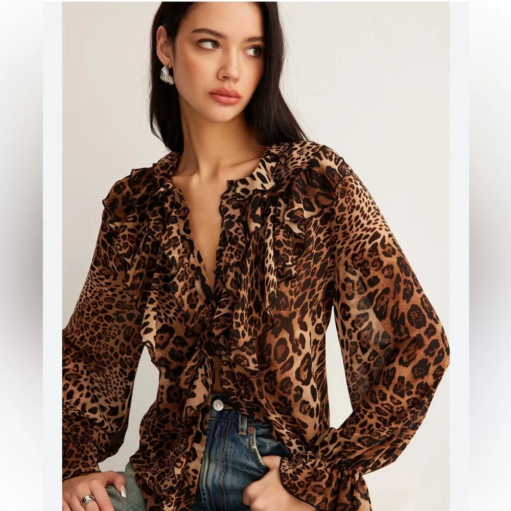 Commense Leopard Printed Ruffle Blouse NWT Size M - Picture 2 of 6